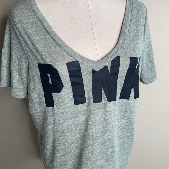 VICTORIAS SECRET PINK CROPPED V NECK GREEN TOP SIZE EXTRA SMALL - Picture 2 of 6
